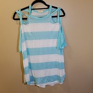 Criss cross cold shoulder tunic